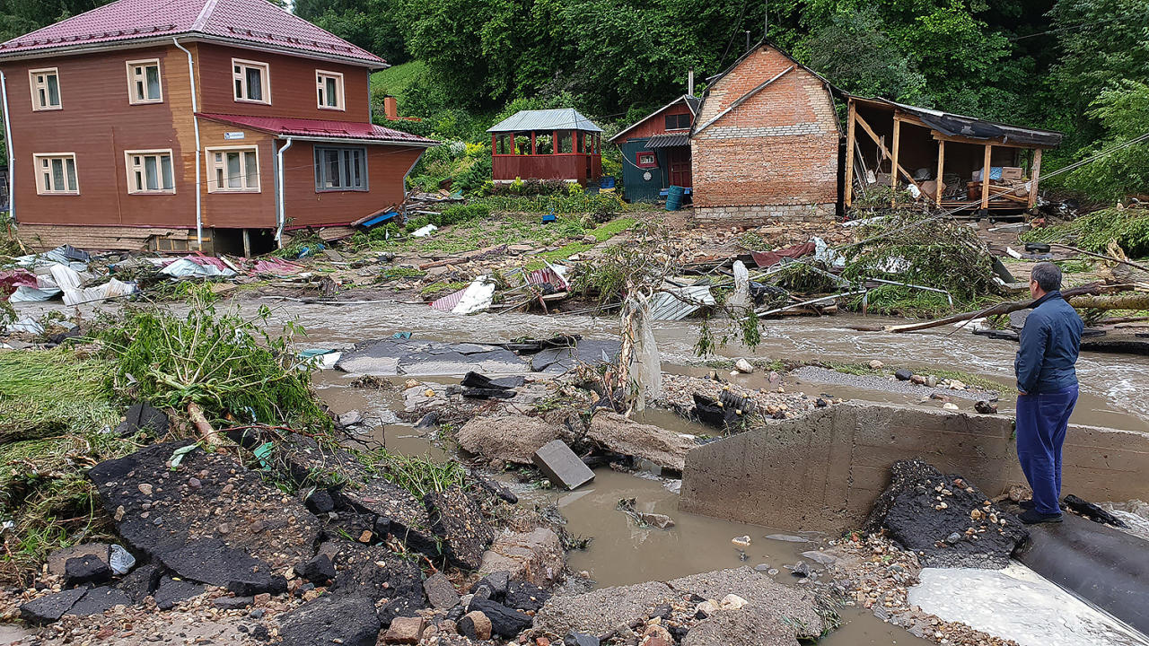В одном из городов России объявлен режим ЧС после прорыва дамбы