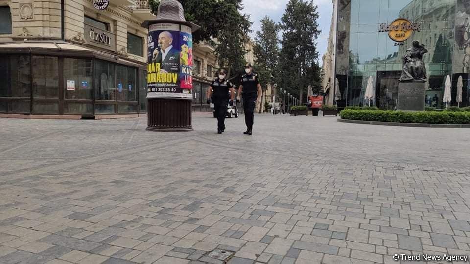 Ситуация на дорогах и улицах карантинного Баку