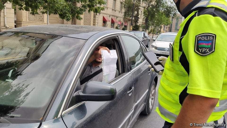 Ситуация на дорогах и улицах карантинного Баку