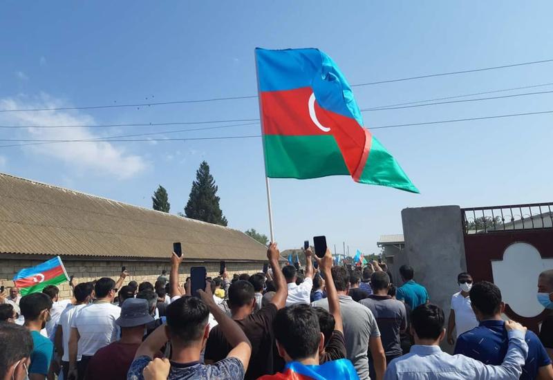 Biləsuvarda şəhid baş leytenant Rəşad Mahmudovla vida mərasimi keçirilir
