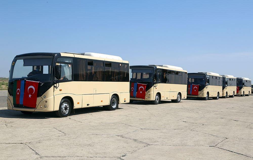 В Азербайджане торжественно встретили турецкие войска