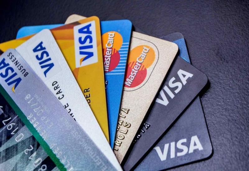 В США могут начать расследование против Visa и Mastercard