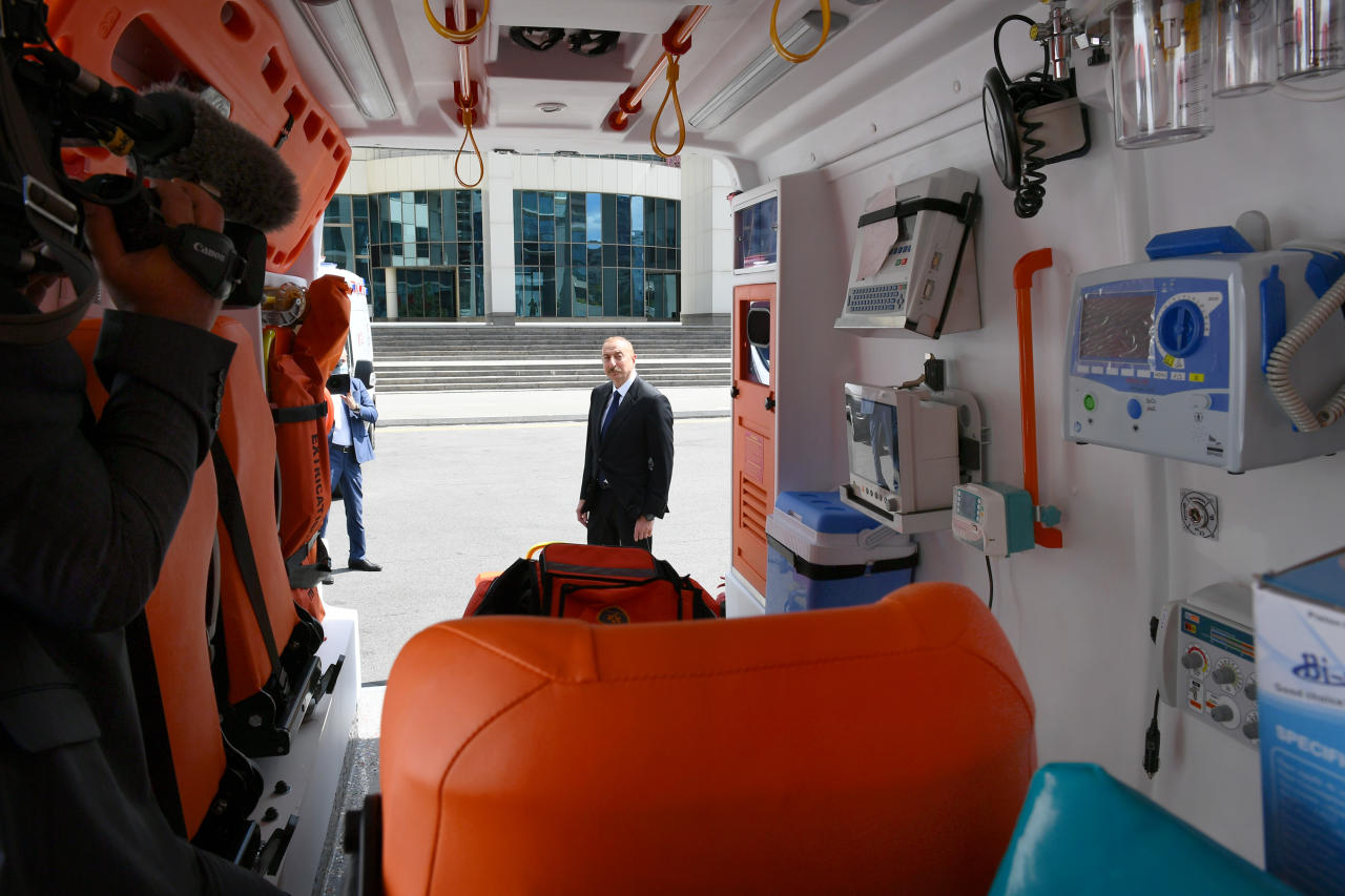 По поручению Президента Ильхама Алиева в Азербайджан доставлены новые автомобили скорой помощи