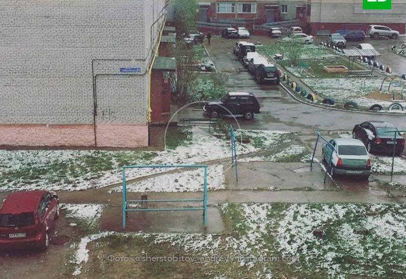 В Москве пошел снег