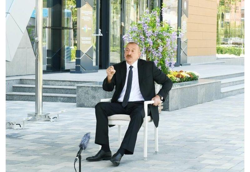 Президент Ильхам Алиев: Пусть Армения, если хватает смелости, признает "Нагорно-Карабахскую республику"