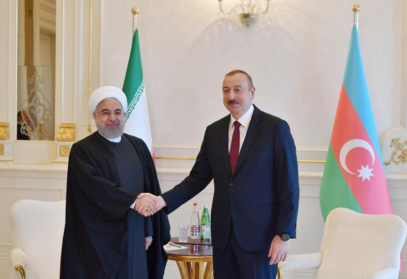 Президент Ильхам Алиев позвонил Президенту Хасану Рухани
