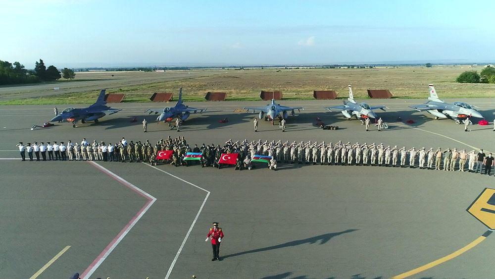 Истребители F-16 ВВС Турции прибыли в Азербайджан