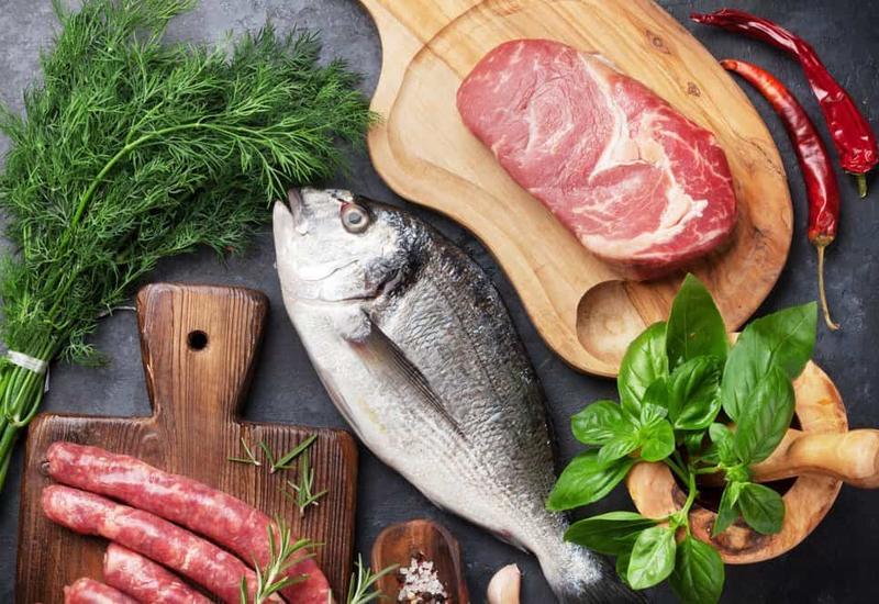 Диетолог сравнила пользу мяса и рыбы