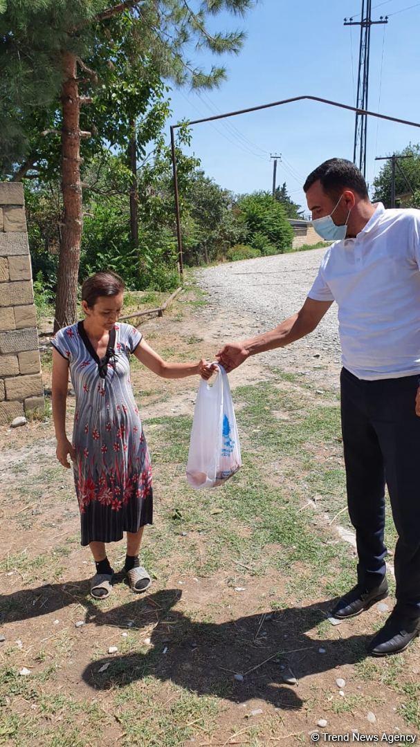 Deputat Sevil Mikayılovanın təşəbbüsü ilə Xudat sakinlərinə Qurban sovqatları paylanılıb