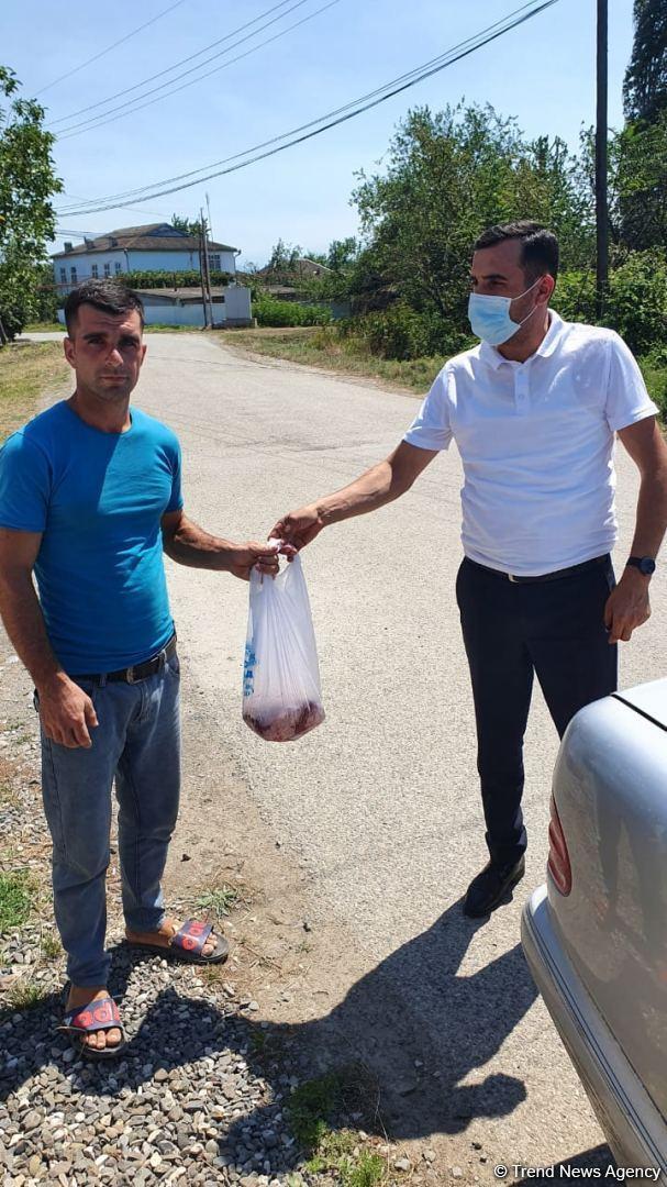 Deputat Sevil Mikayılovanın təşəbbüsü ilə Xudat sakinlərinə Qurban sovqatları paylanılıb