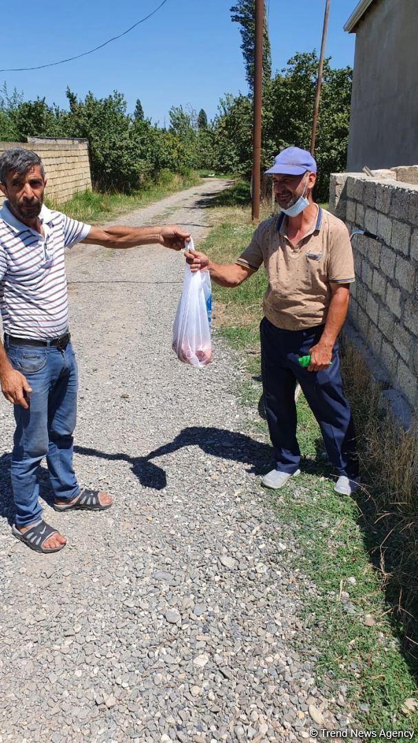 Deputat Sevil Mikayılovanın təşəbbüsü ilə Xudat sakinlərinə Qurban sovqatları paylanılıb