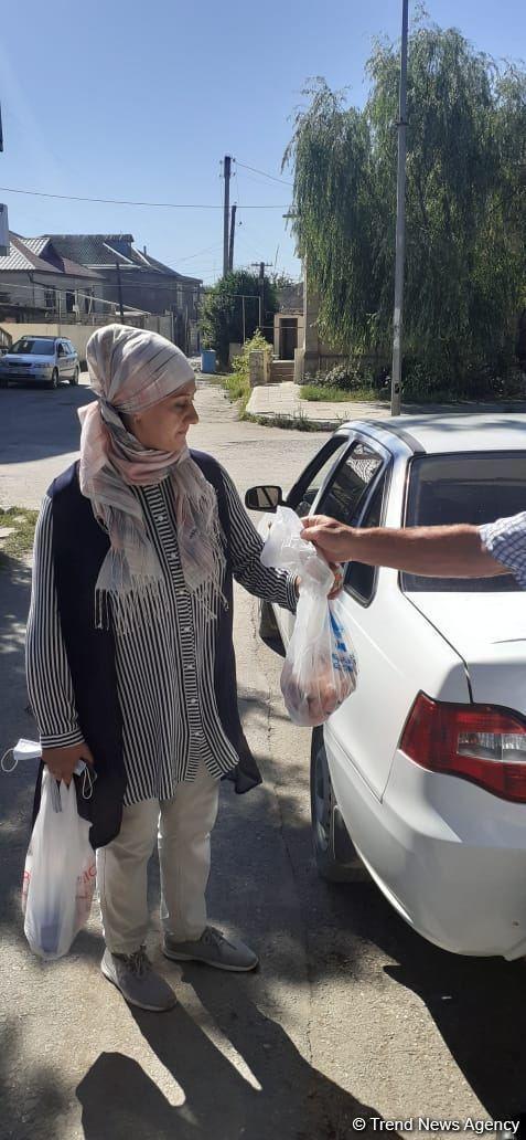Deputat Sevil Mikayılovanın təşəbbüsü ilə Xudat sakinlərinə Qurban sovqatları paylanılıb