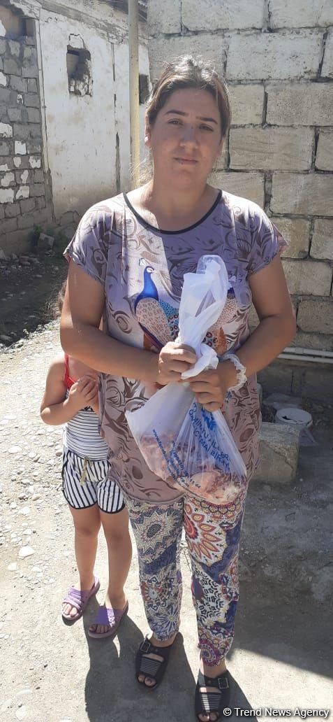 Deputat Sevil Mikayılovanın təşəbbüsü ilə Xudat sakinlərinə Qurban sovqatları paylanılıb