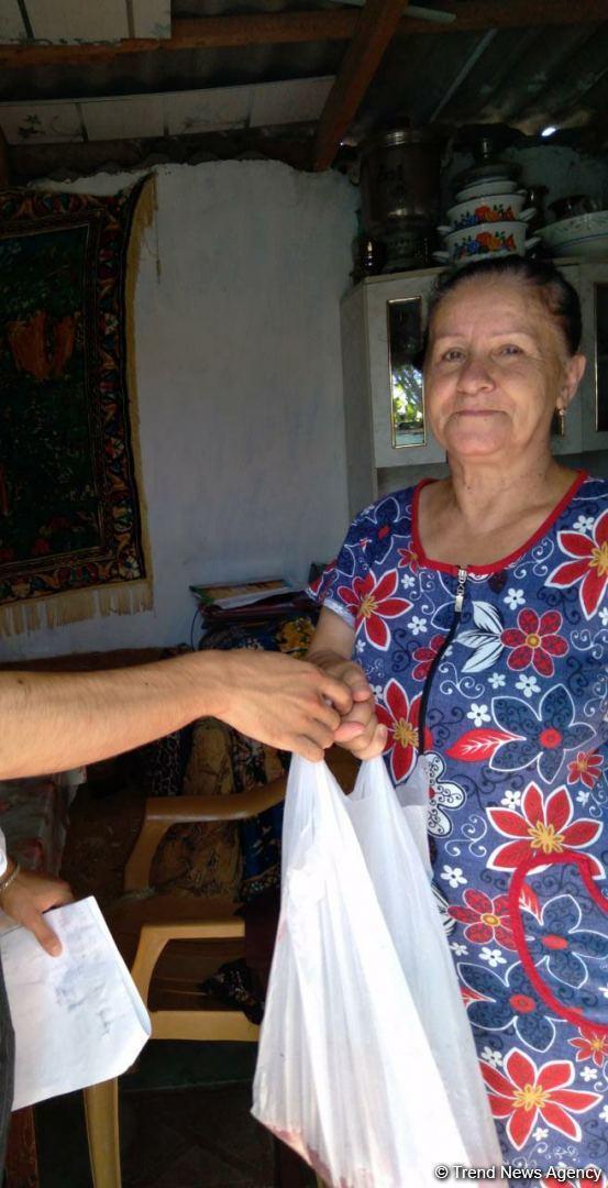Deputat Sevil Mikayılovanın təşəbbüsü ilə Xudat sakinlərinə Qurban sovqatları paylanılıb