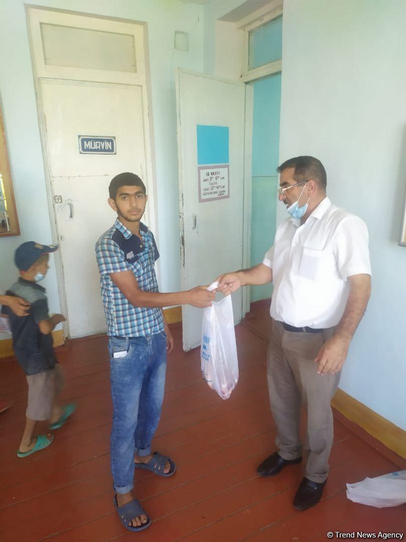 Deputat Sevil Mikayılovanın təşəbbüsü ilə Xudat sakinlərinə Qurban sovqatları paylanılıb