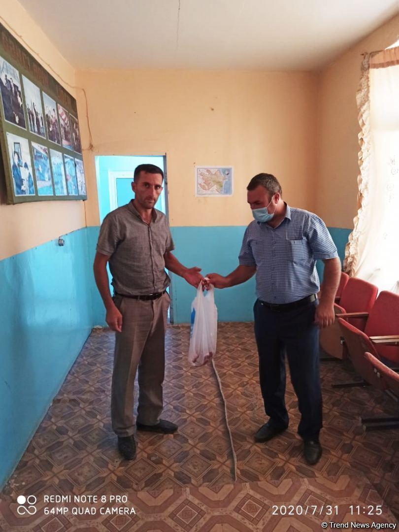 Deputat Sevil Mikayılovanın təşəbbüsü ilə Xudat sakinlərinə Qurban sovqatları paylanılıb