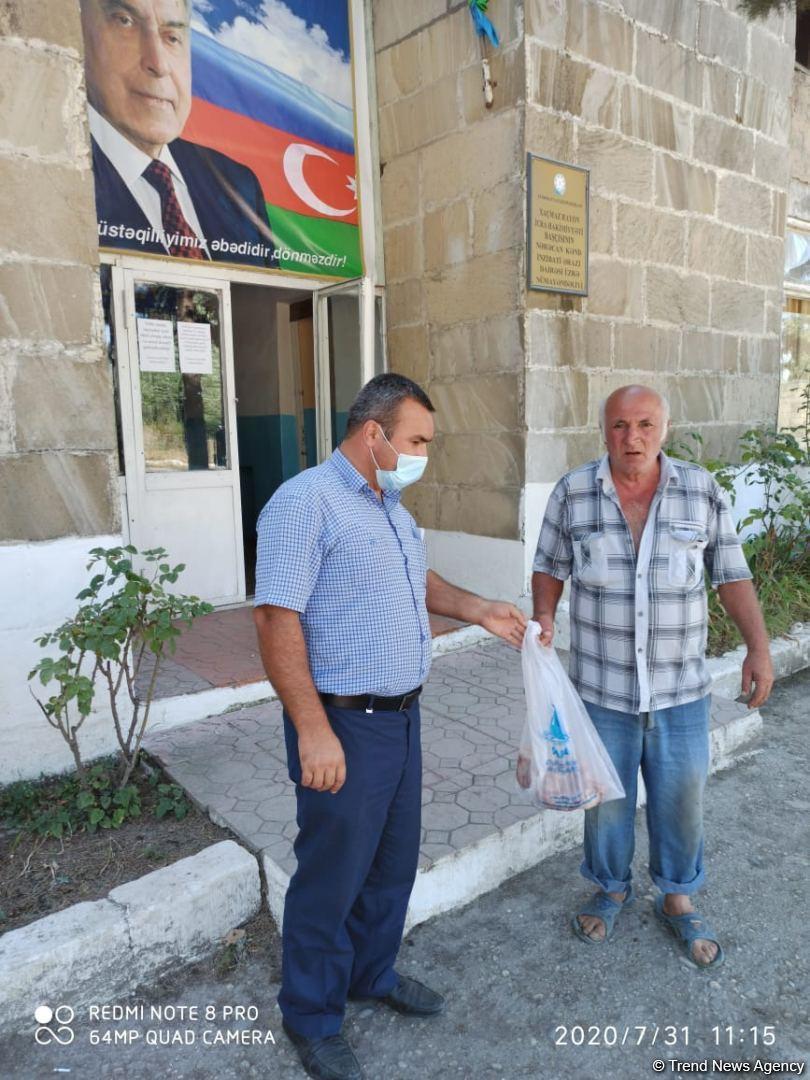 Deputat Sevil Mikayılovanın təşəbbüsü ilə Xudat sakinlərinə Qurban sovqatları paylanılıb