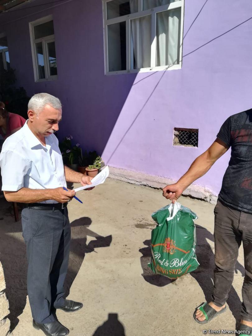 Deputat Sevil Mikayılovanın təşəbbüsü ilə Xudat sakinlərinə Qurban sovqatları paylanılıb