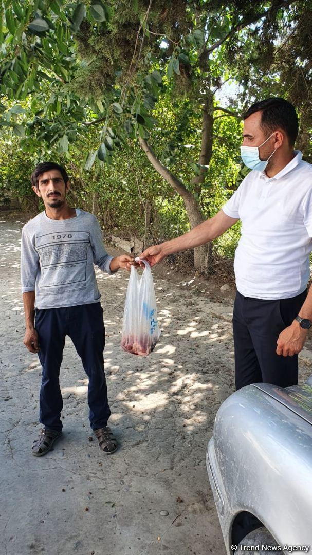 Deputat Sevil Mikayılovanın təşəbbüsü ilə Xudat sakinlərinə Qurban sovqatları paylanılıb