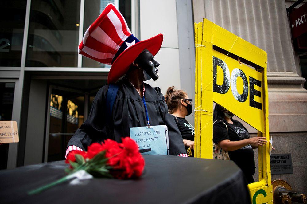 В США протестуют против открытия школ
