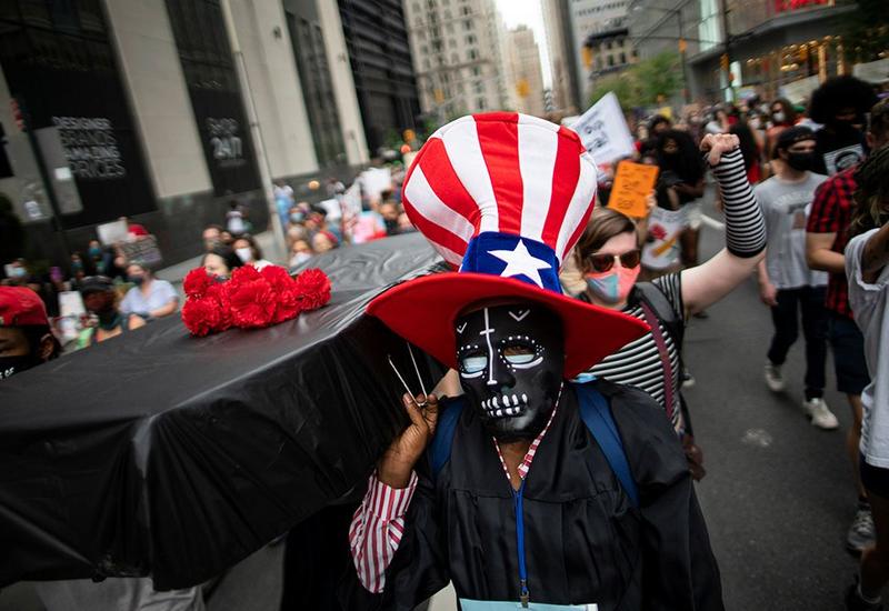 В США протестуют против открытия школ