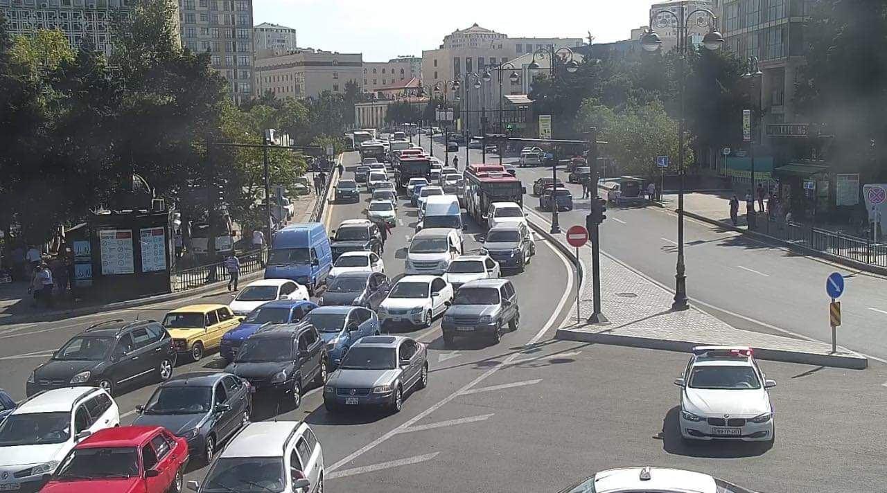 БТА о плотности движения в Баку