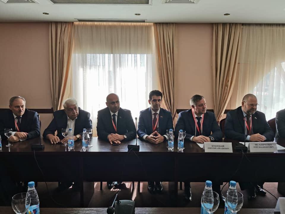 Азербайджанская делегация наблюдает за президентскими выборами в Беларуси