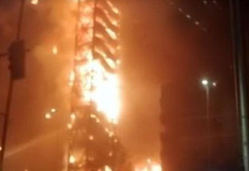 В Индии произошел пожар в отеле, где находились больные COVID-19