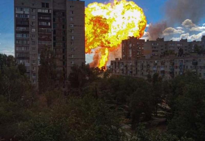 Камера наблюдения сняла мощный взрыв на заправке в России