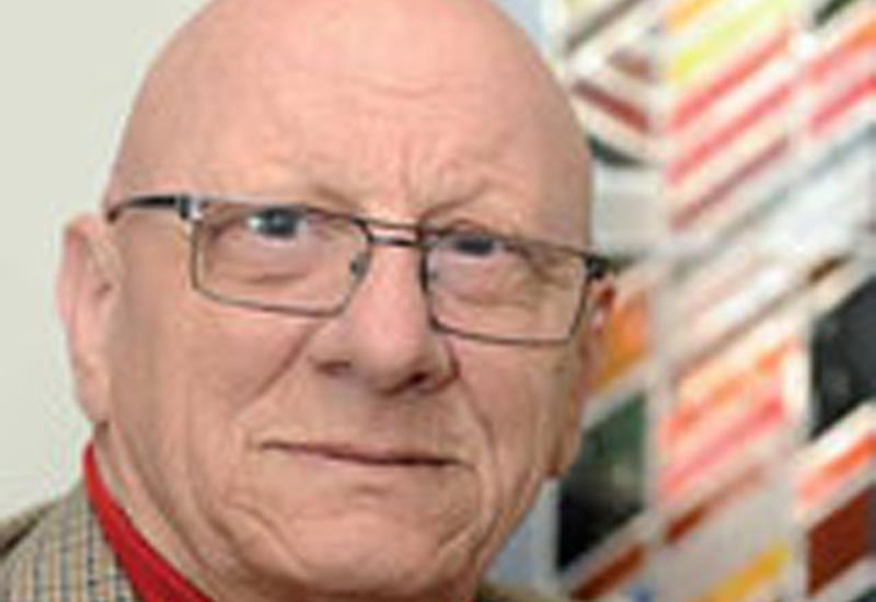 Скончался известный азербайджанский художник-дизайнер Рафиг Мамедов