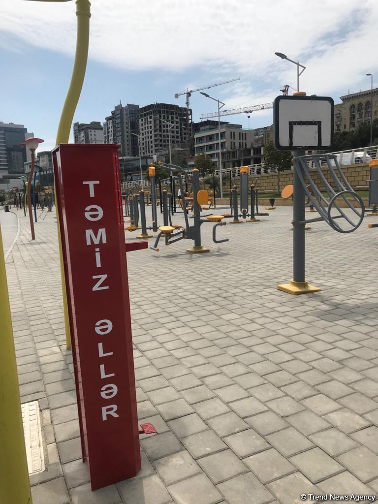 Bulvarda istifadəyə verilən idman qurğularına və veloparka xüsusi nəzarət olunur