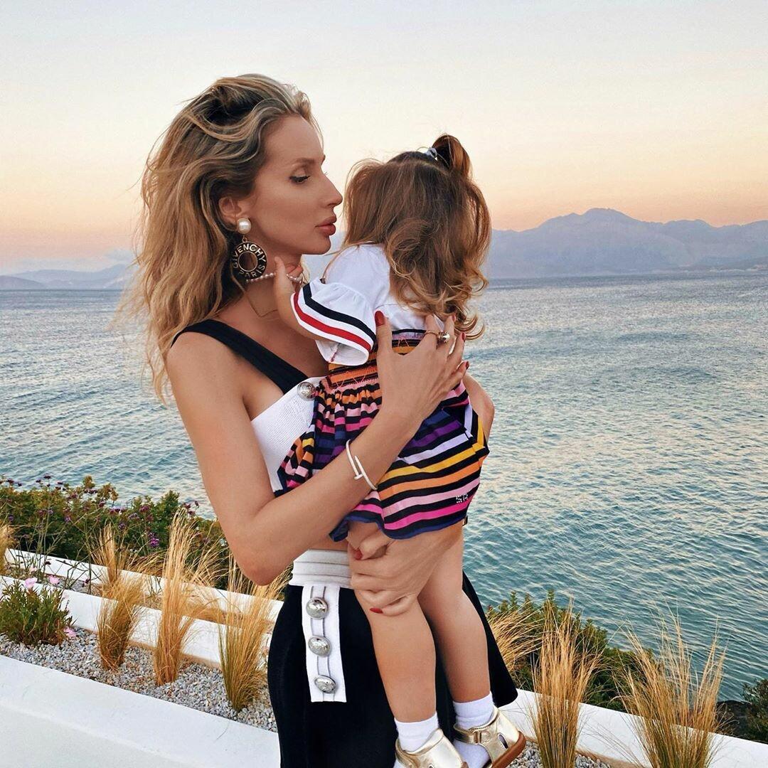 LOBODA показала, как выглядят ее подросшие дочери Ева и Тильда