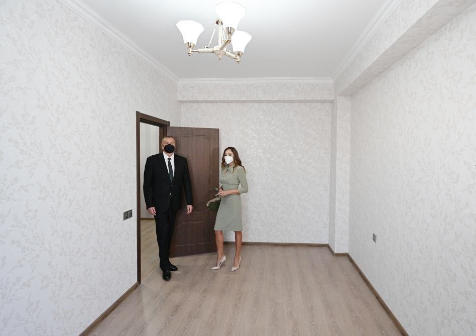 Президент Ильхам Алиев и Первая леди Мехрибан Алиева приняли участие в открытии реконструированного здания общежития в Бузовне