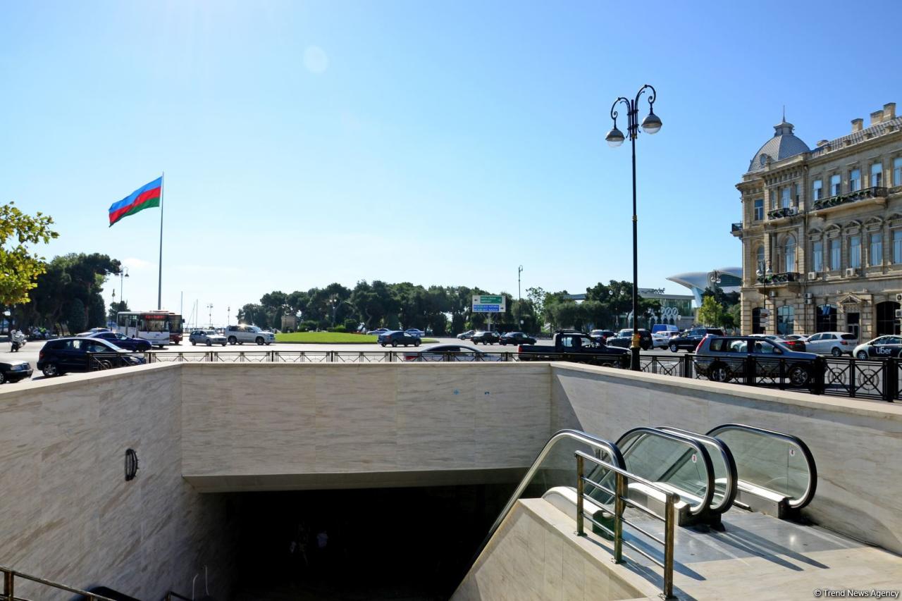 Баку встречает «карантинную осень»