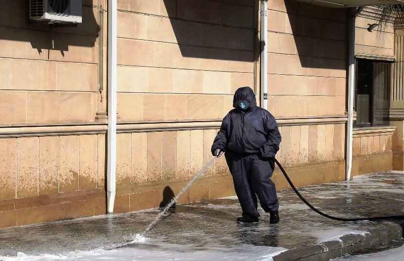 В Баку на 552 улицах провели усиленную дезинфекцию