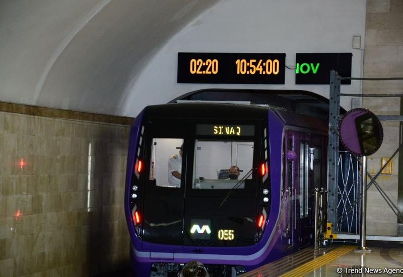 На линии бакинского метро пущены дополнительные поезда