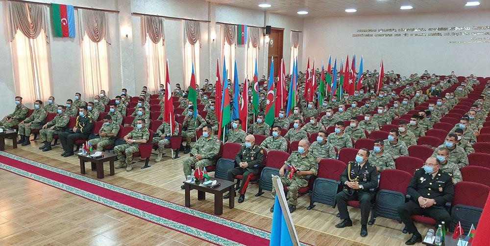В Гобустанском районе прошли церемонии по случаю 102-й годовщины освобождения Баку