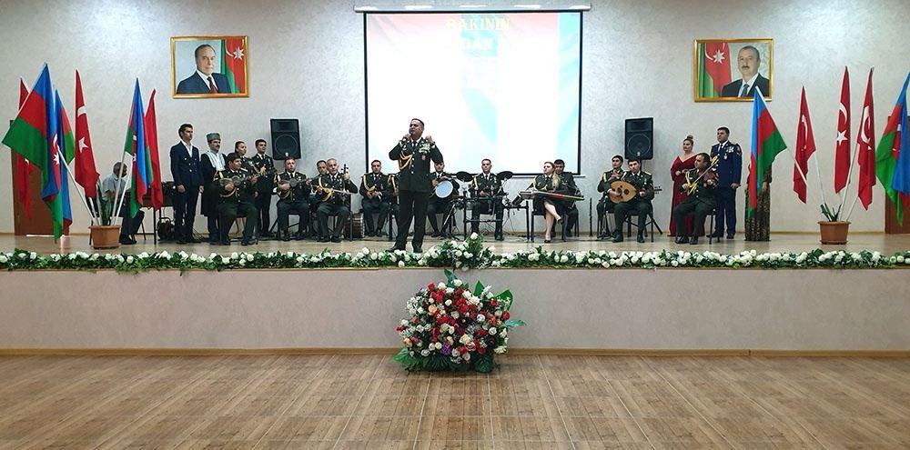 В Гобустанском районе прошли церемонии по случаю 102-й годовщины освобождения Баку