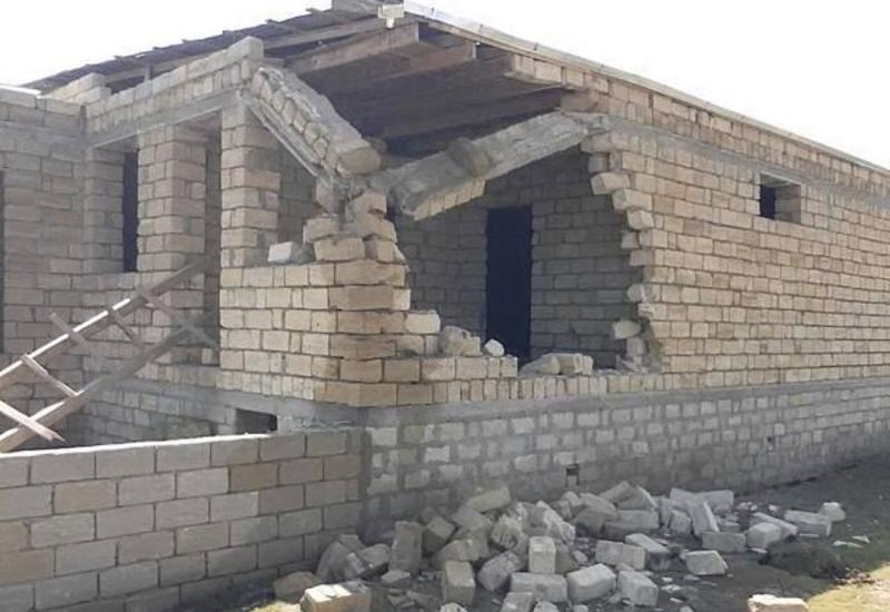 Şəhid üçün tikilən evi söküb yerində məscid tikmək istəyən şəxs saxlanılıb
