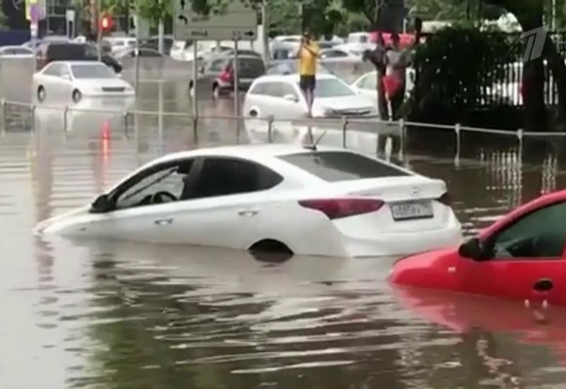 Москву затопило ливнем
