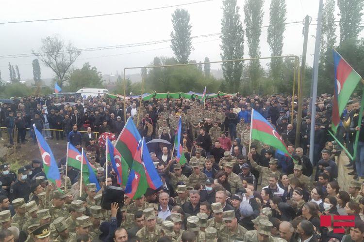 В Товузе похоронили азербайджанского шехида
