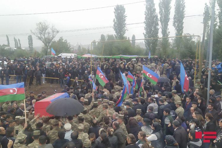 В Товузе похоронили азербайджанского шехида