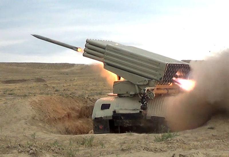 Артиллерийские подразделения азербайджанской армии провели учения