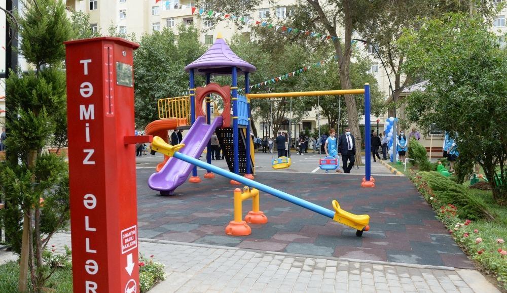 В рамках проекта «Наш двор» в Сураханском районе благоустроен и передан в пользование жителей очередной двор