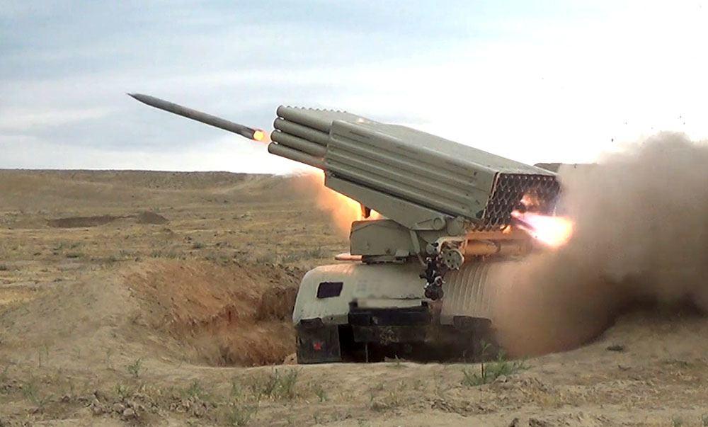 Артиллерийские подразделения азербайджанской армии провели учения