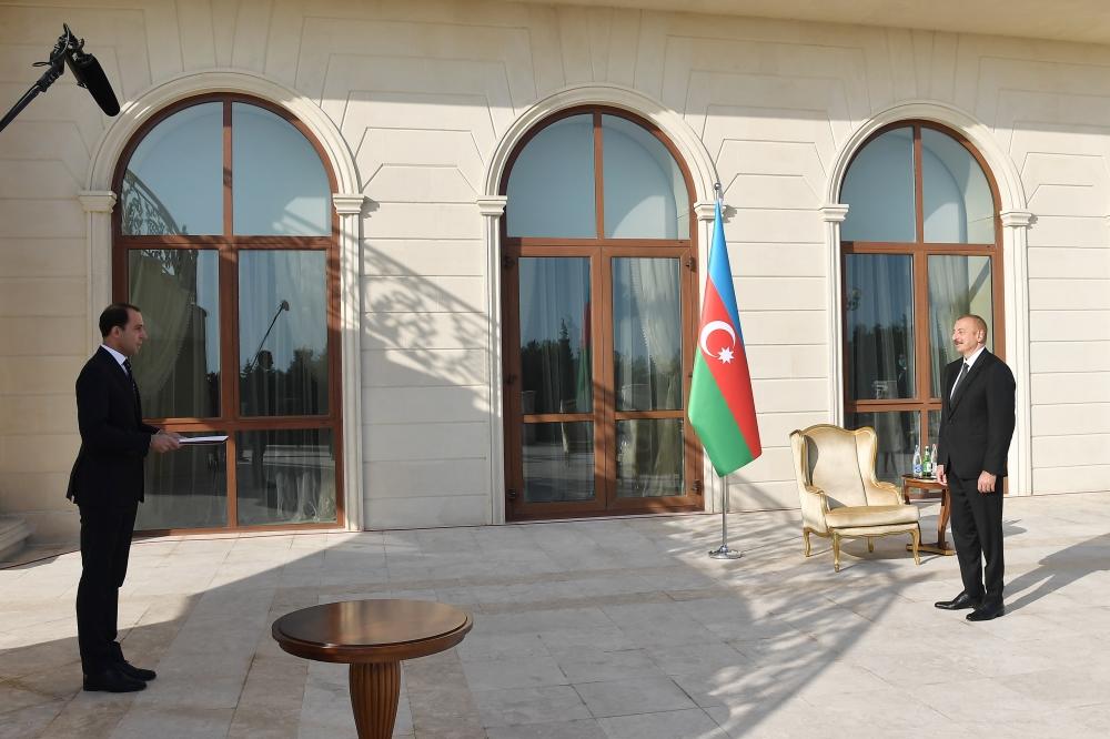 Президент Ильхам Алиев принял верительные грамоты нового посла Швеции в Азербайджане