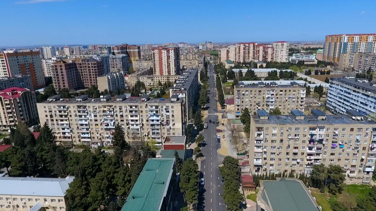 В Баку продолжают улучшать дорожную инфраструктуру