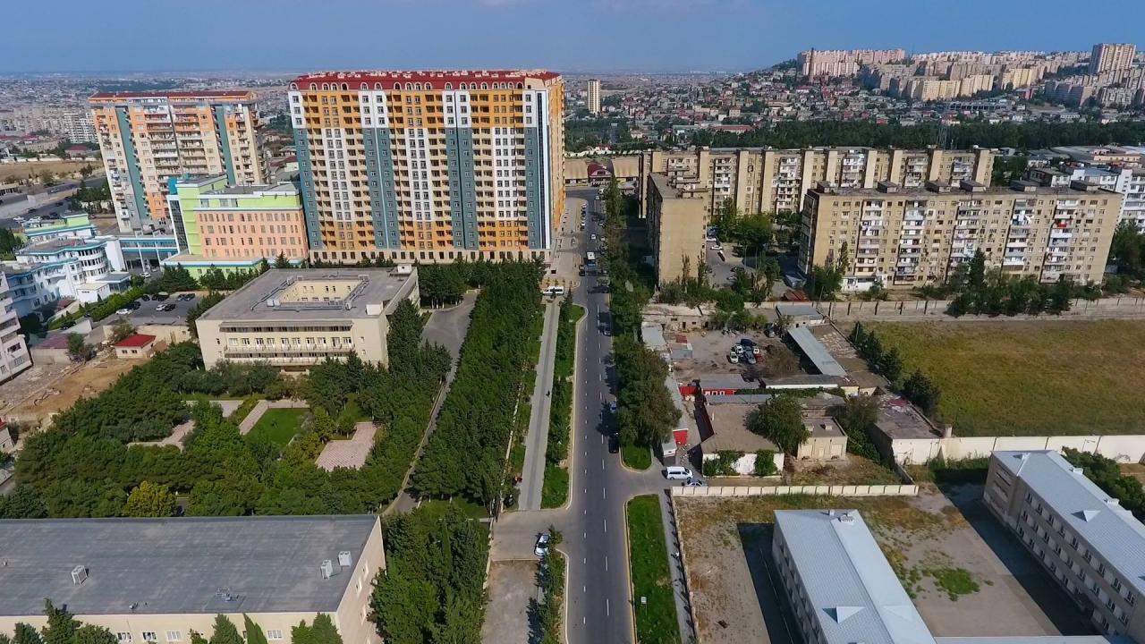 В Баку продолжают улучшать дорожную инфраструктуру