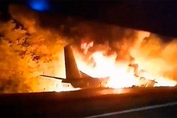 Пассажиры украинского АН-26 на ходу выпрыгивали из самолета