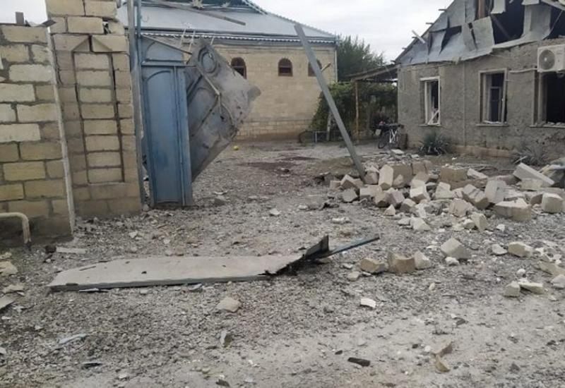 Армянские артиллерийские снаряды попали в здания почты и больницы в Агдаме